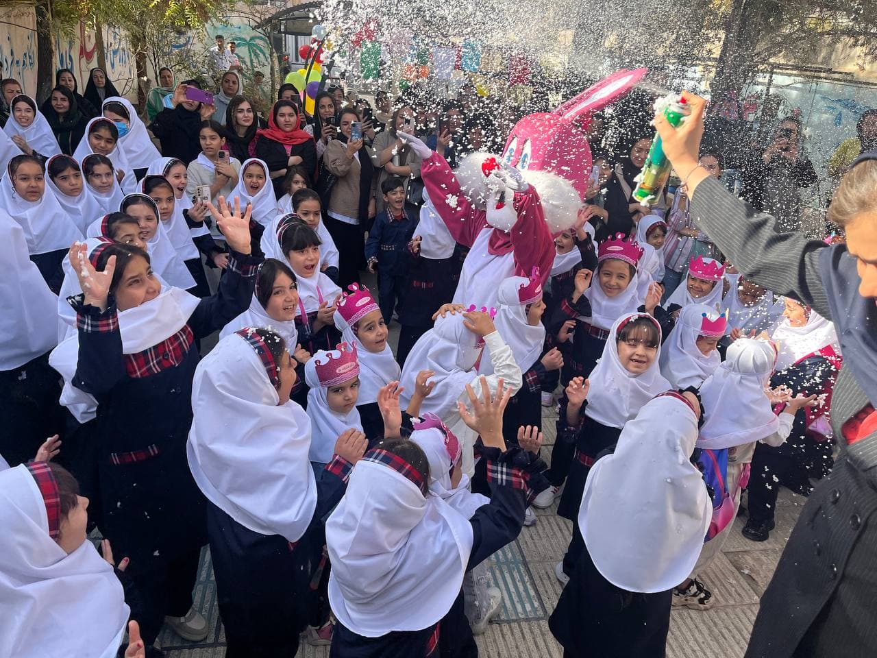 پیش دبستان و دبستان غیردولتی شهید فرزامی